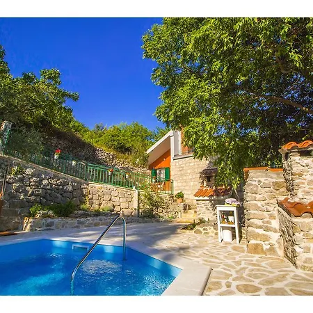 O'zrna Villa Klis