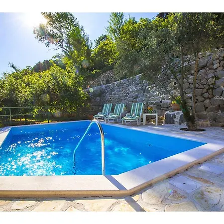 O'zrna Villa *