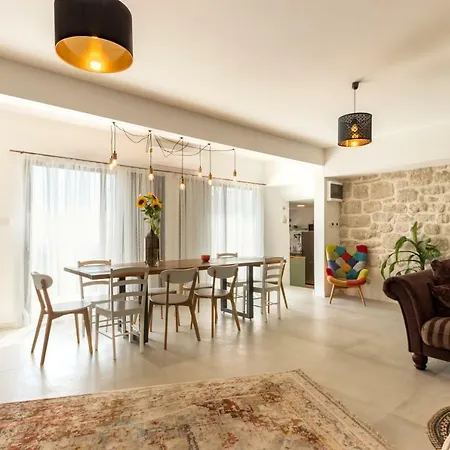 O'zrna Villa