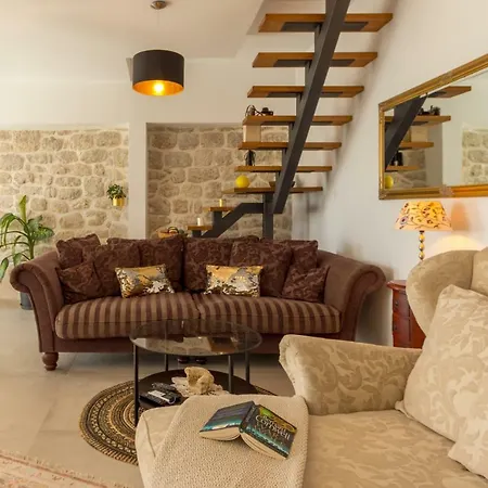 O'zrna Villa *