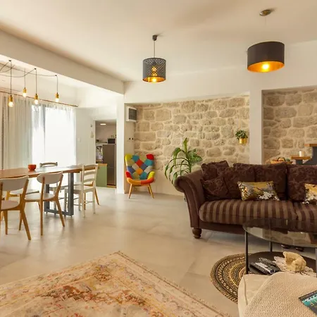 O'zrna Villa *