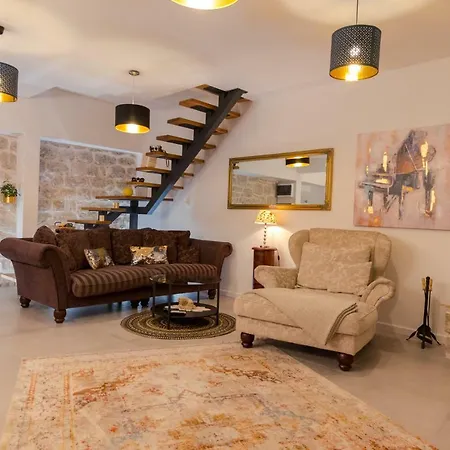 O'zrna Villa Klis