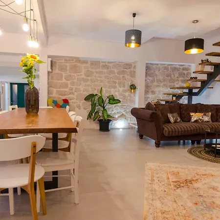 O'zrna Villa Klis