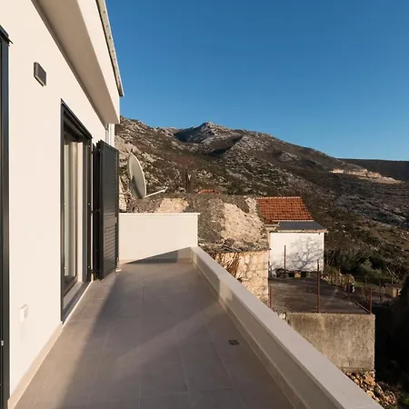 O'zrna Villa Klis