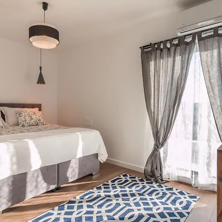 O'zrna Villa *