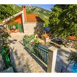 Villa O'zrna *