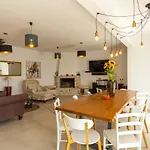 O'zrna Villa
