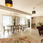 O'zrna Villa